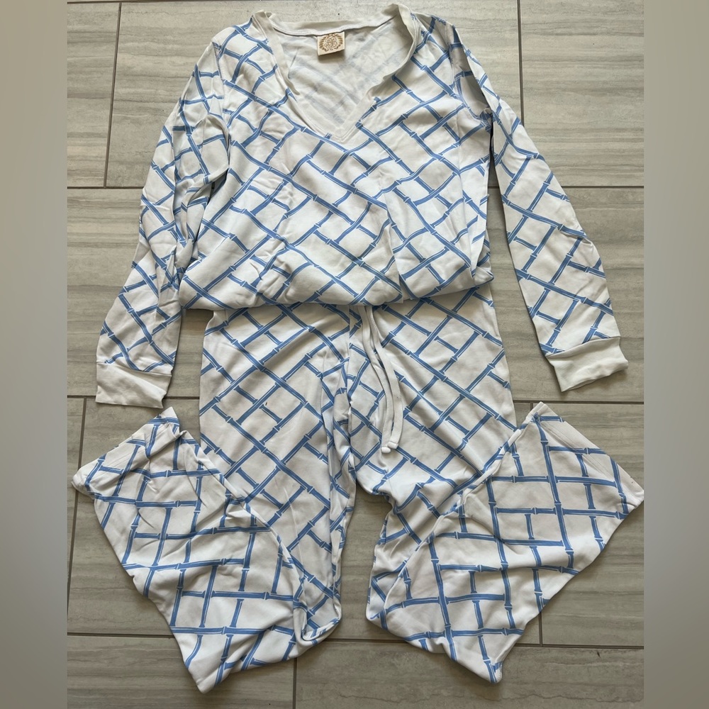 The Beaufort Bonnet company Ladies Pajamas size M